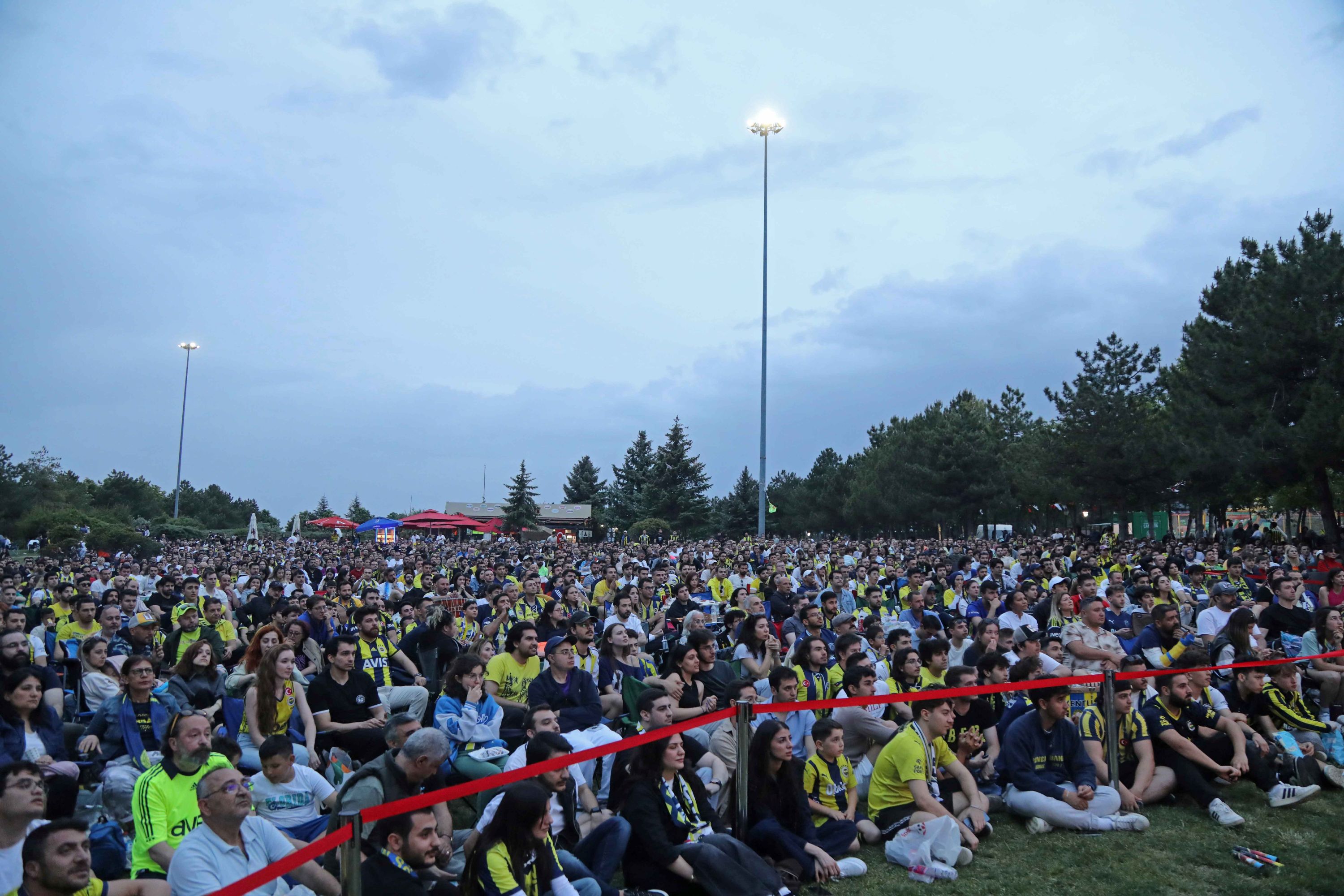 2025 05 25 Kültür Ahlatlıbel Atatürk Parkı Fenerbahçe Monaco Maç (4)