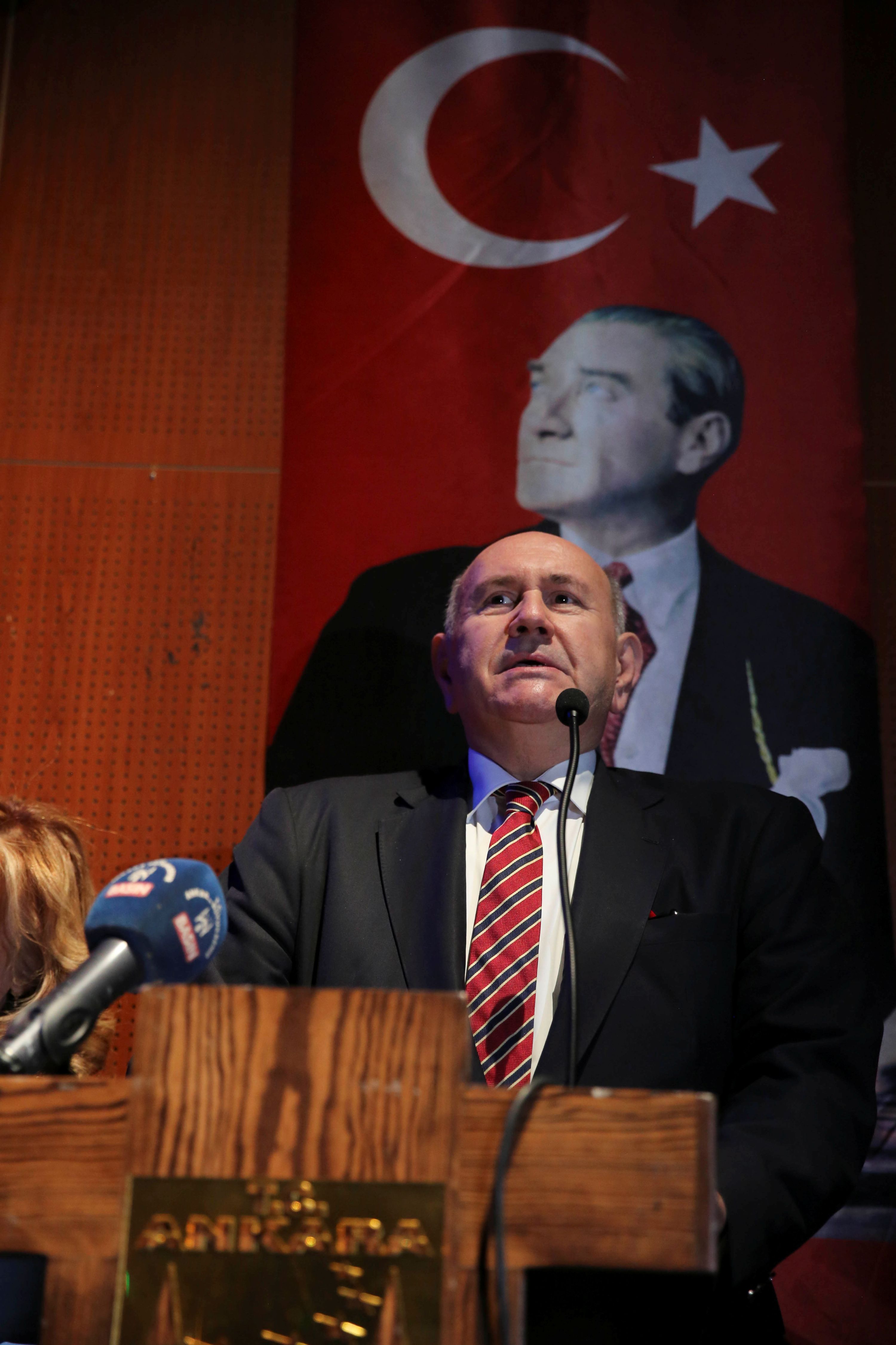 Reşit Serhat Taşkınsu