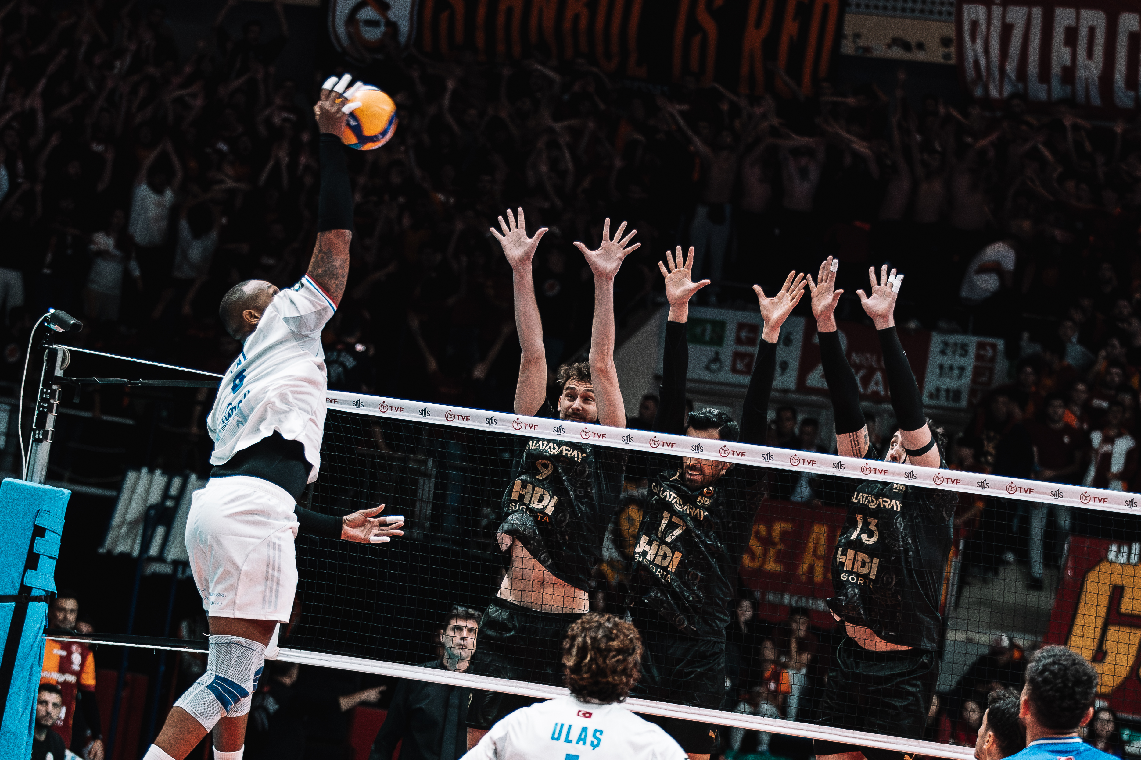 H A L K B A N K G A L A T A S A R A Y 11