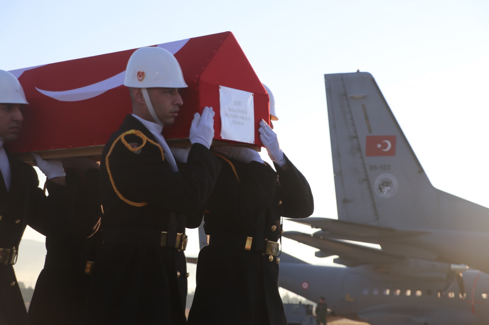 S E H I T L E R M E M L E K E T L E R I N E U G U R L A N D I 1014615 301074