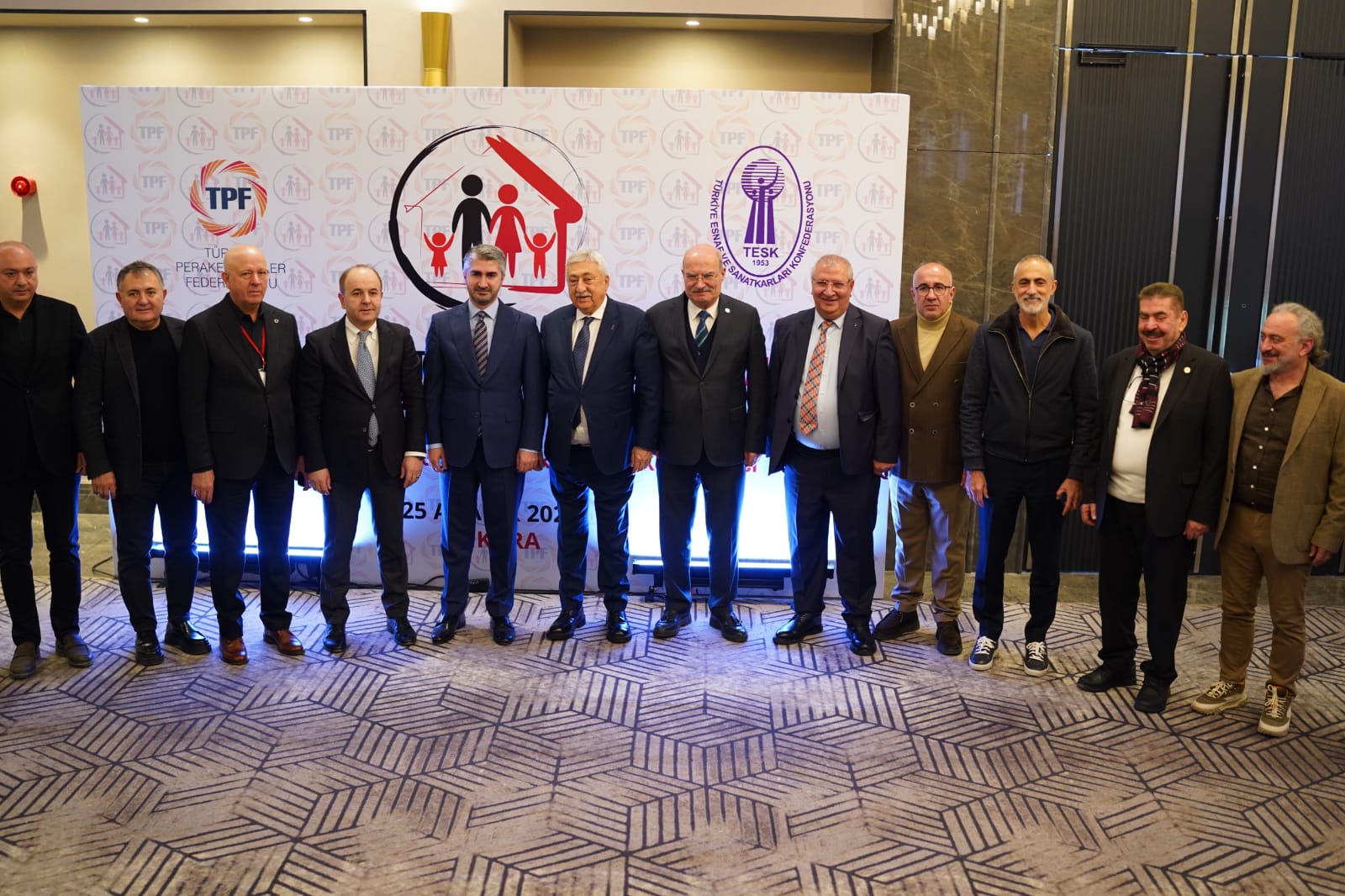 A A 20251225 40073108 40073107 E S N A F S A N A T K A R V E P E R A K E N D E C I L E R M A R K E T Z I N C I R L E R I N I N P A Z A R G U N U K A P A L I O L M A S I K O N U S U N D A A N L A S T I