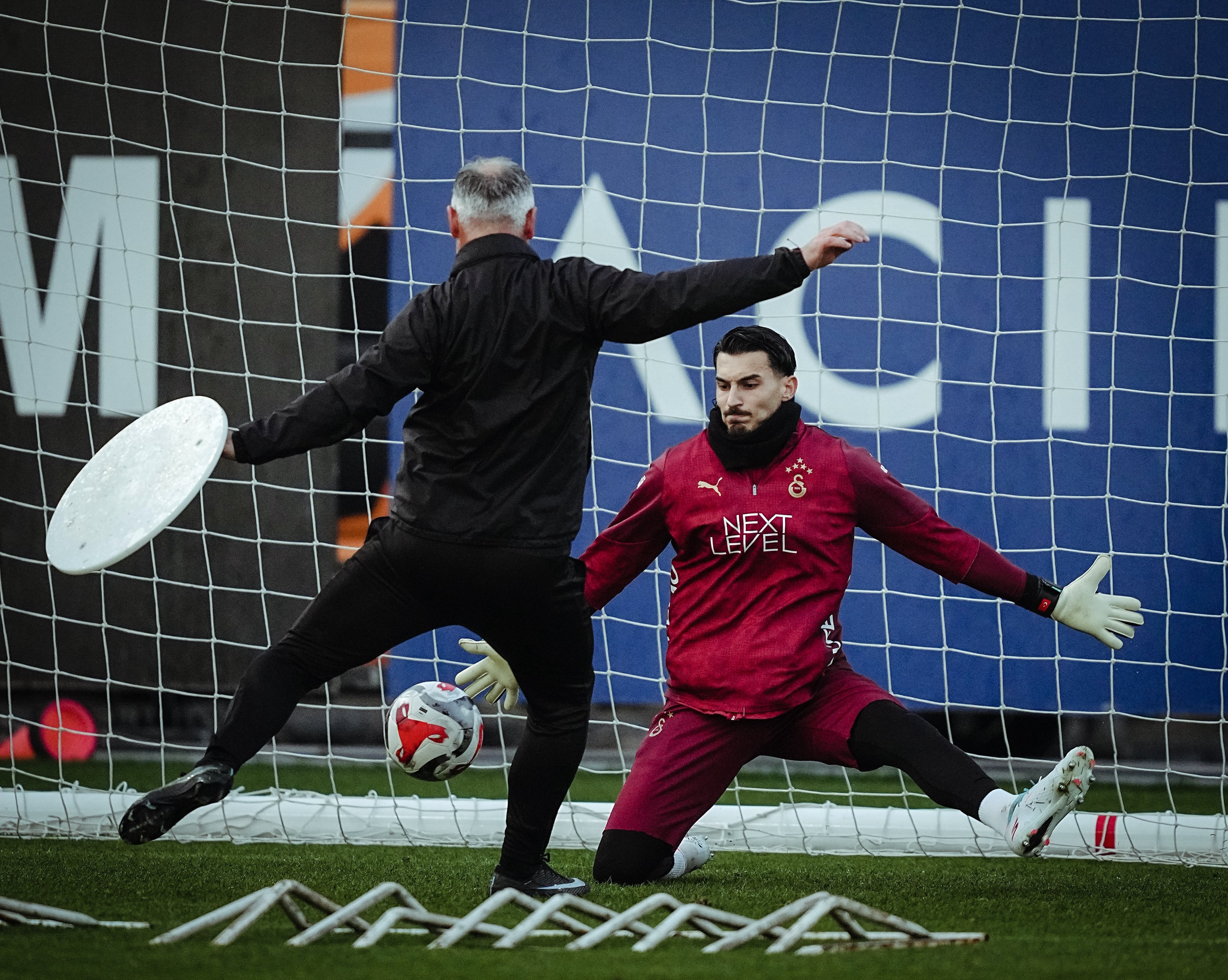 G A L A T A S A R A Y S A M S U N S P O R M A C I H A Z I R L I K L A R 1048161 311026