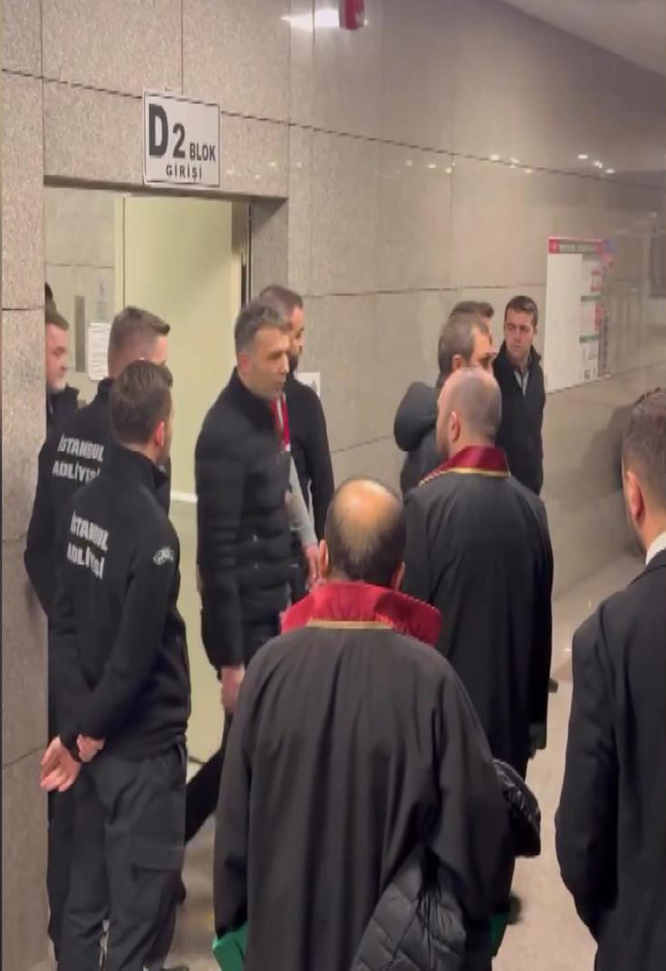 I S T A N B U L M E H M E T A K I F E R S O Y T U T U K L A N D I 1057413 313683