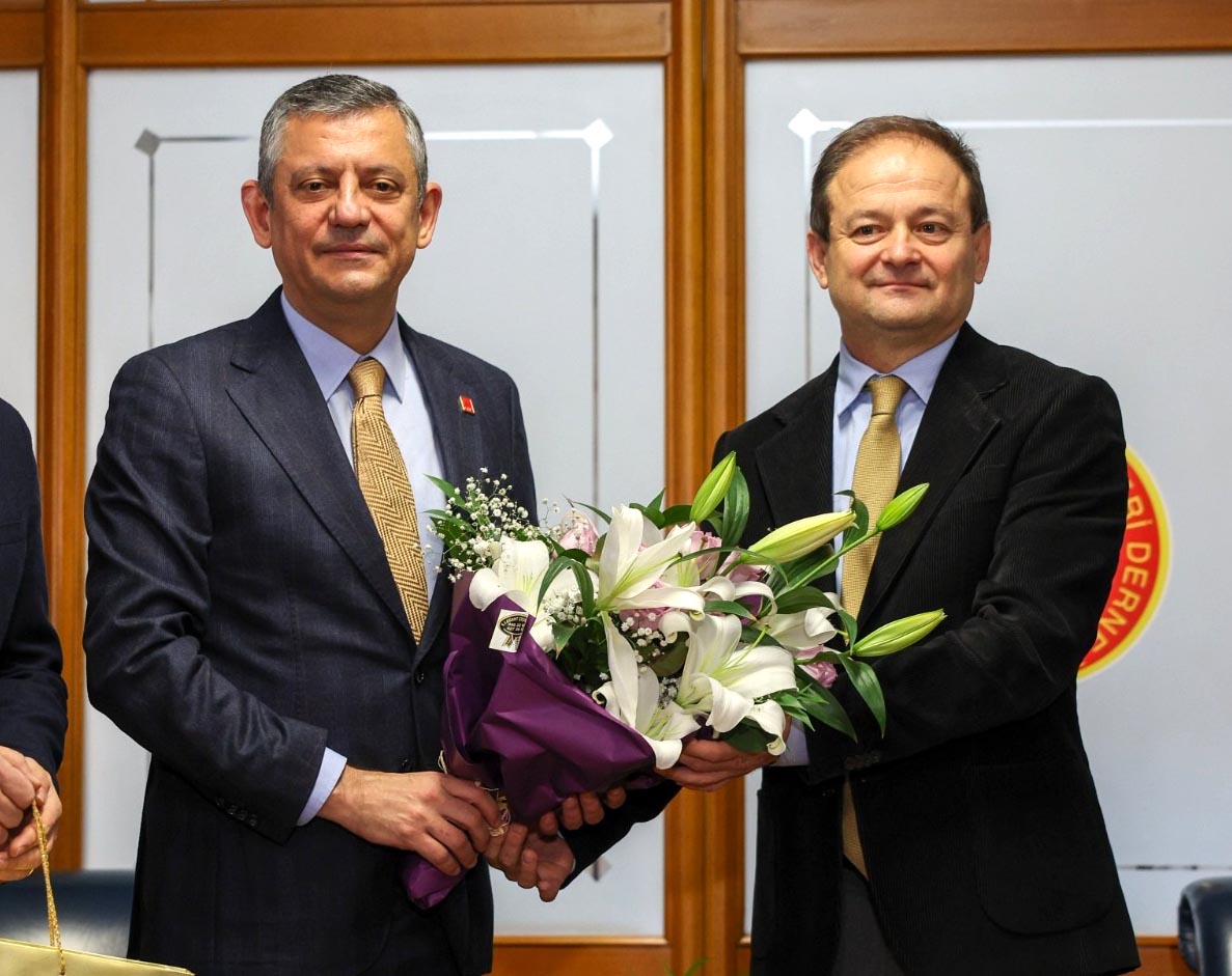 O Z G U R O Z E L B A G I M S I Z B A S I N V E O Z G U R G A Z E 1107833 328895