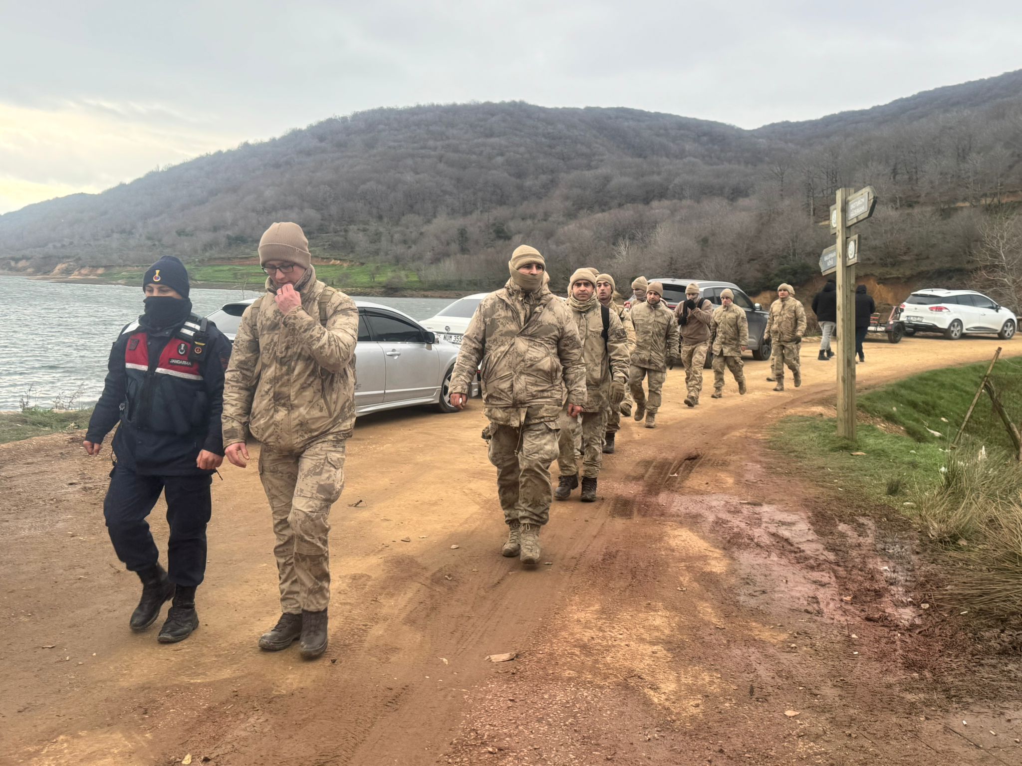 S I R R A K A D E M B A S A N E L I F I A R A M A C A L I S M A L A 1096107 325382