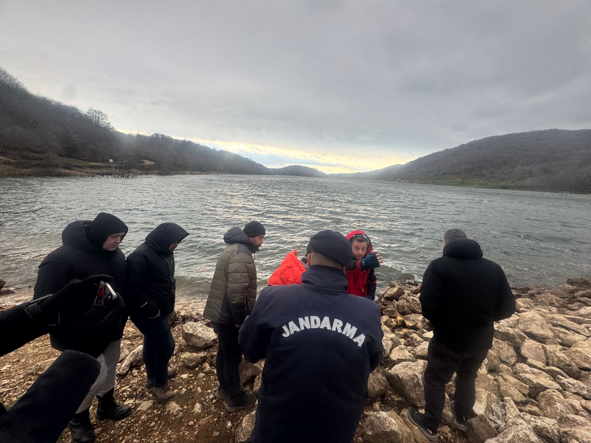 S I R R A K A D E M B A S A N E L I F I A R A M A C A L I S M A L A 1096108 325382