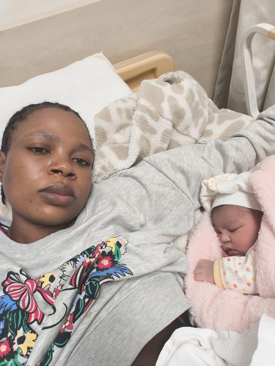 I S T A N B U L B E Y O G L U N D A O L E N 2 A Y L I K B E B E 1159328 344245