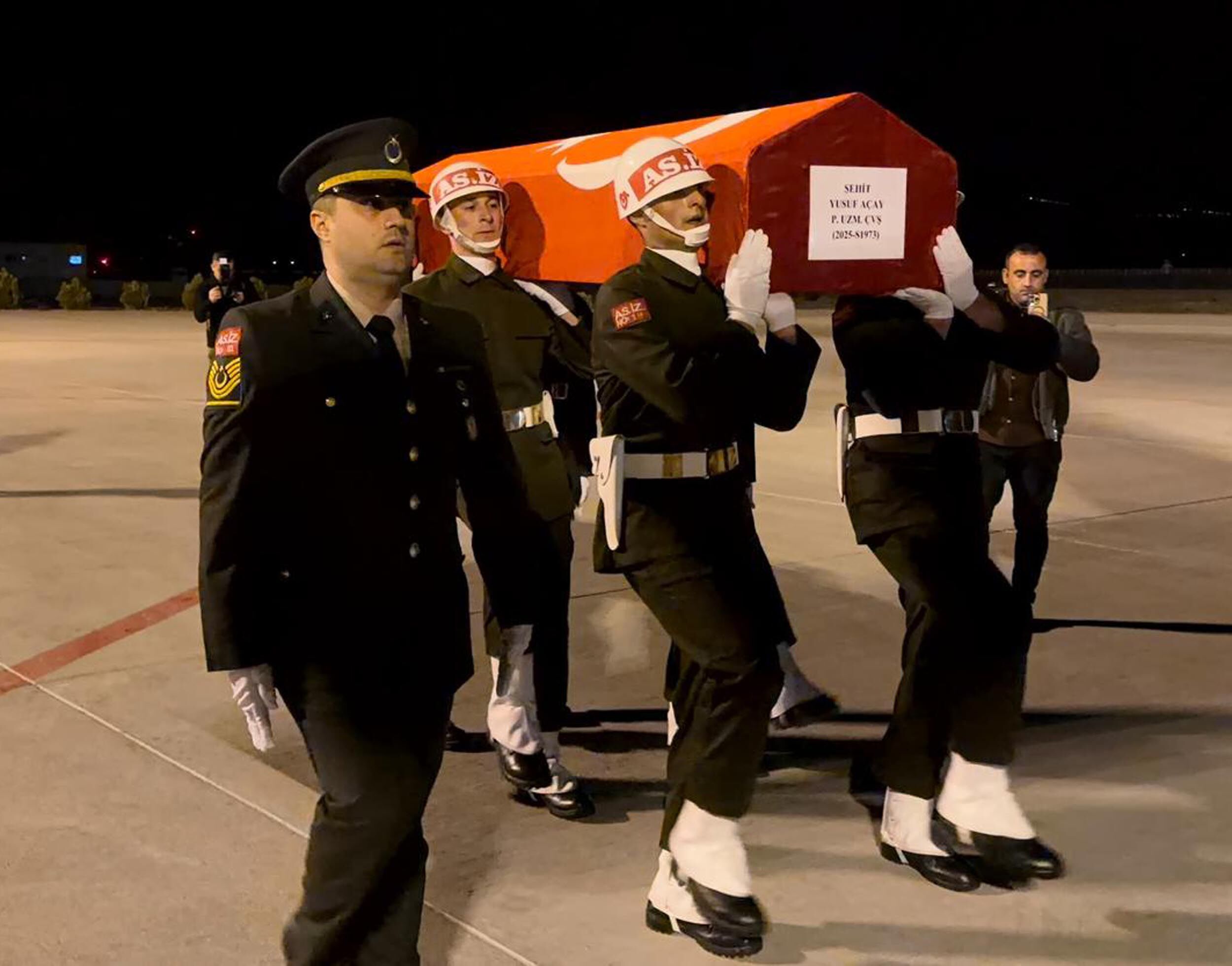 A S K E R I A R A C D E V R I L D I 2 S E H I T 3 Y A R A L I 1227407 365066