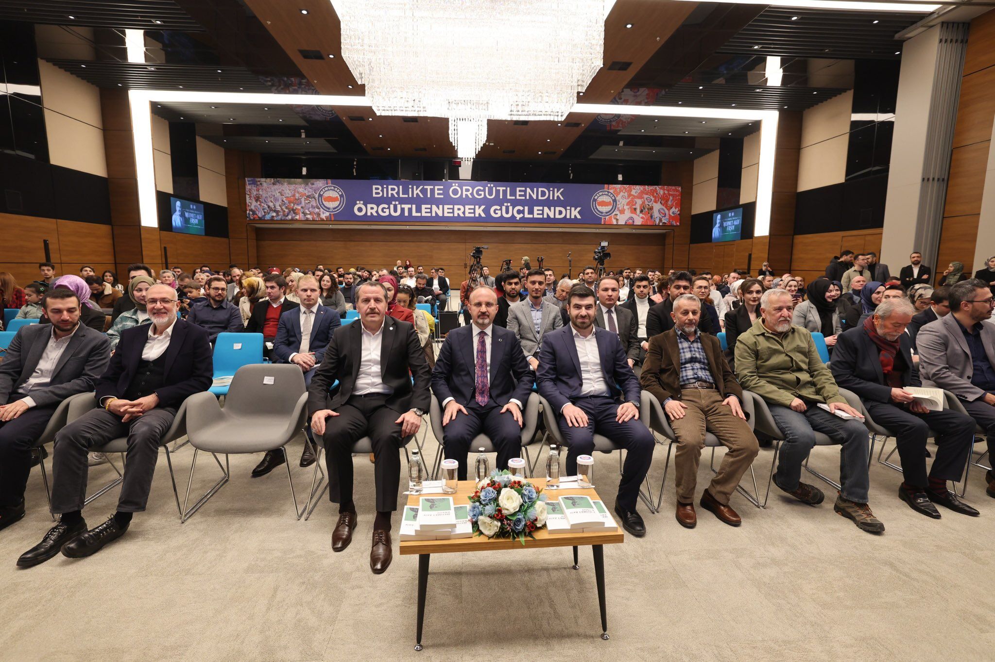 H D E5D S O Xw A A Tb Ct-1