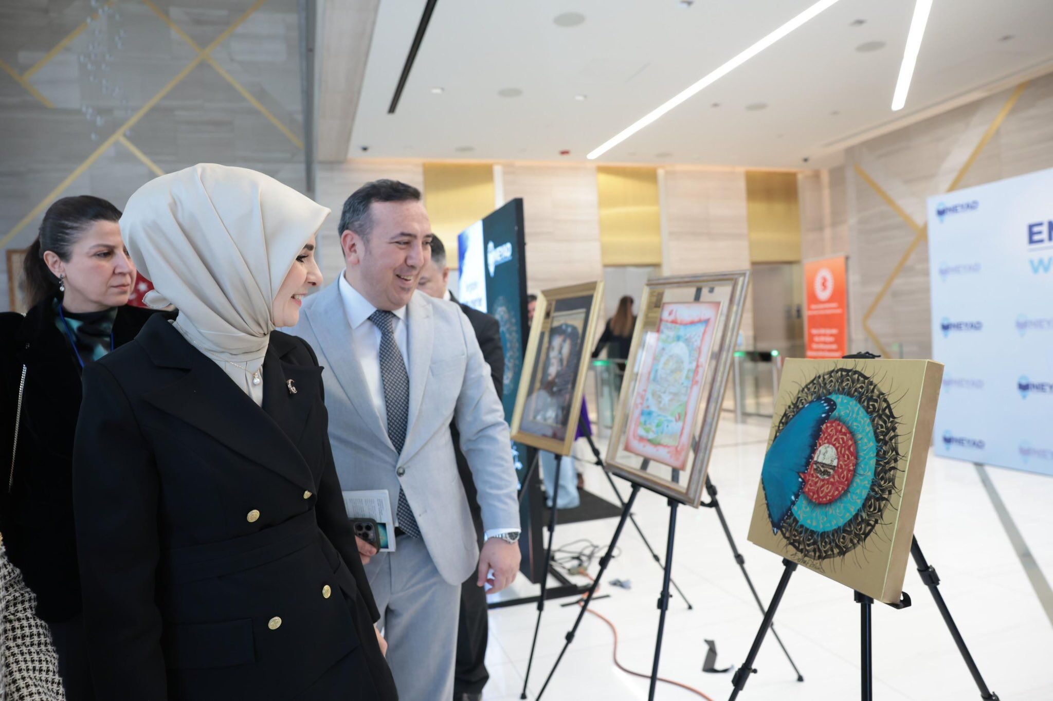 H D H Q E Lv Xw A A S8Tf