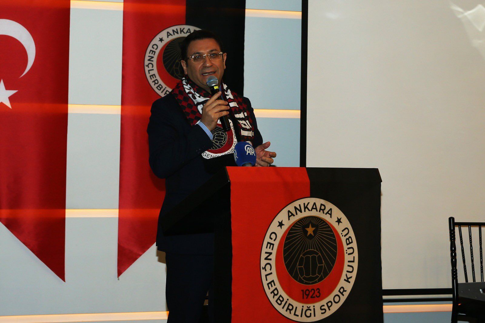 H D U Nz Q Ya M A At J N R