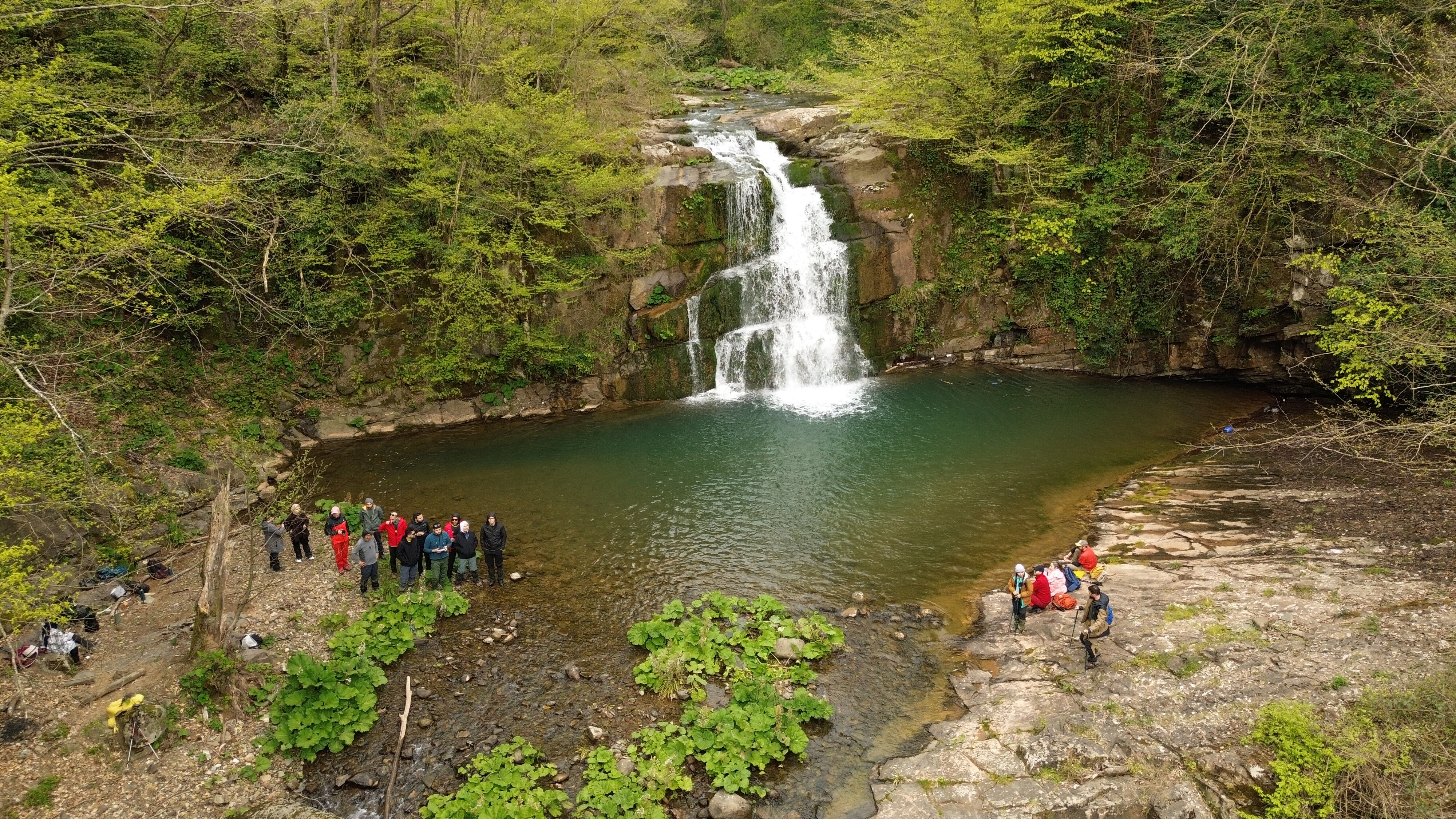 G O L D E R E S I S E L A L E S I’ N D E I L K B A H A R G U Z E L L I G 1277360 380138