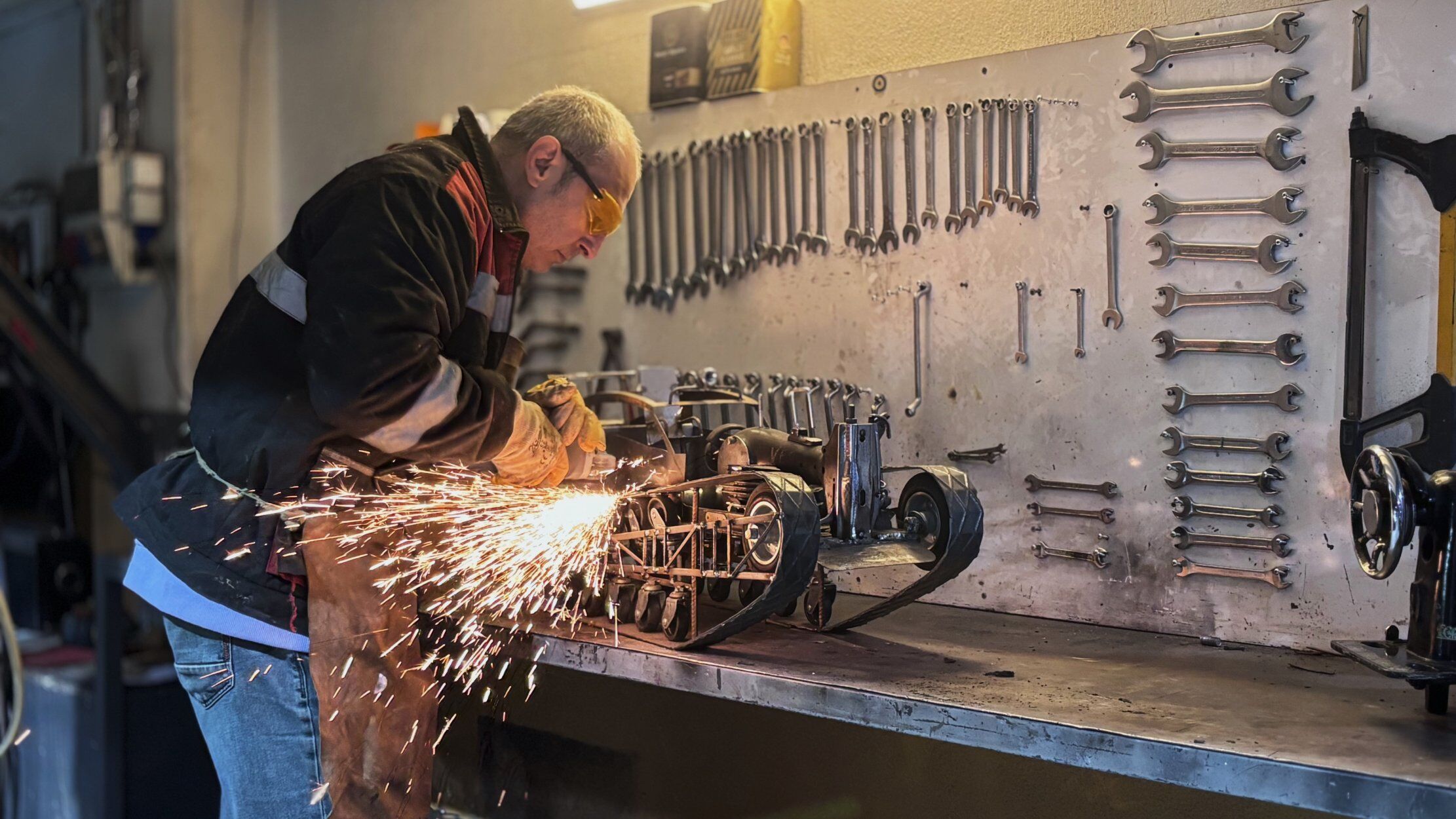 H U R D A D I K I S M A K I N E L E R I N D E N A T A T U R K U N K U 1277604 380199