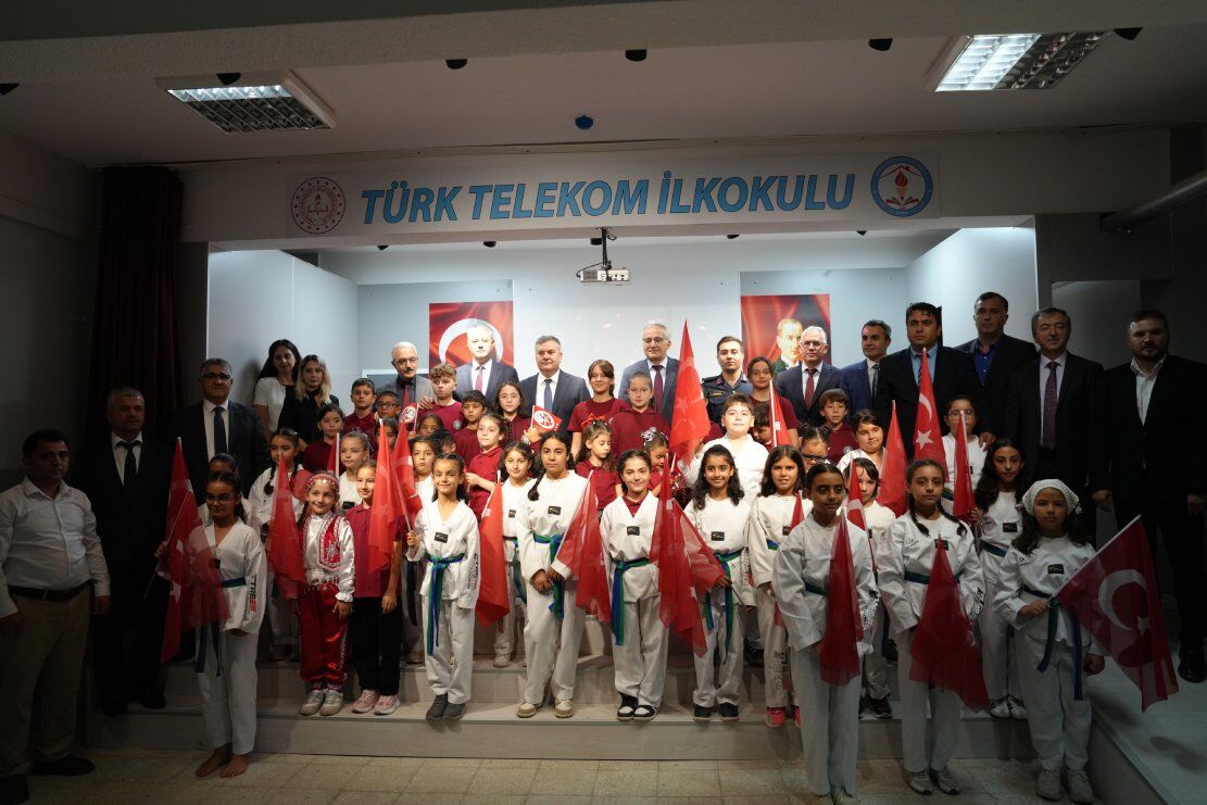 Çubuk'ta İlköğretim Haftası dolayısıyla tören düzenlendi
