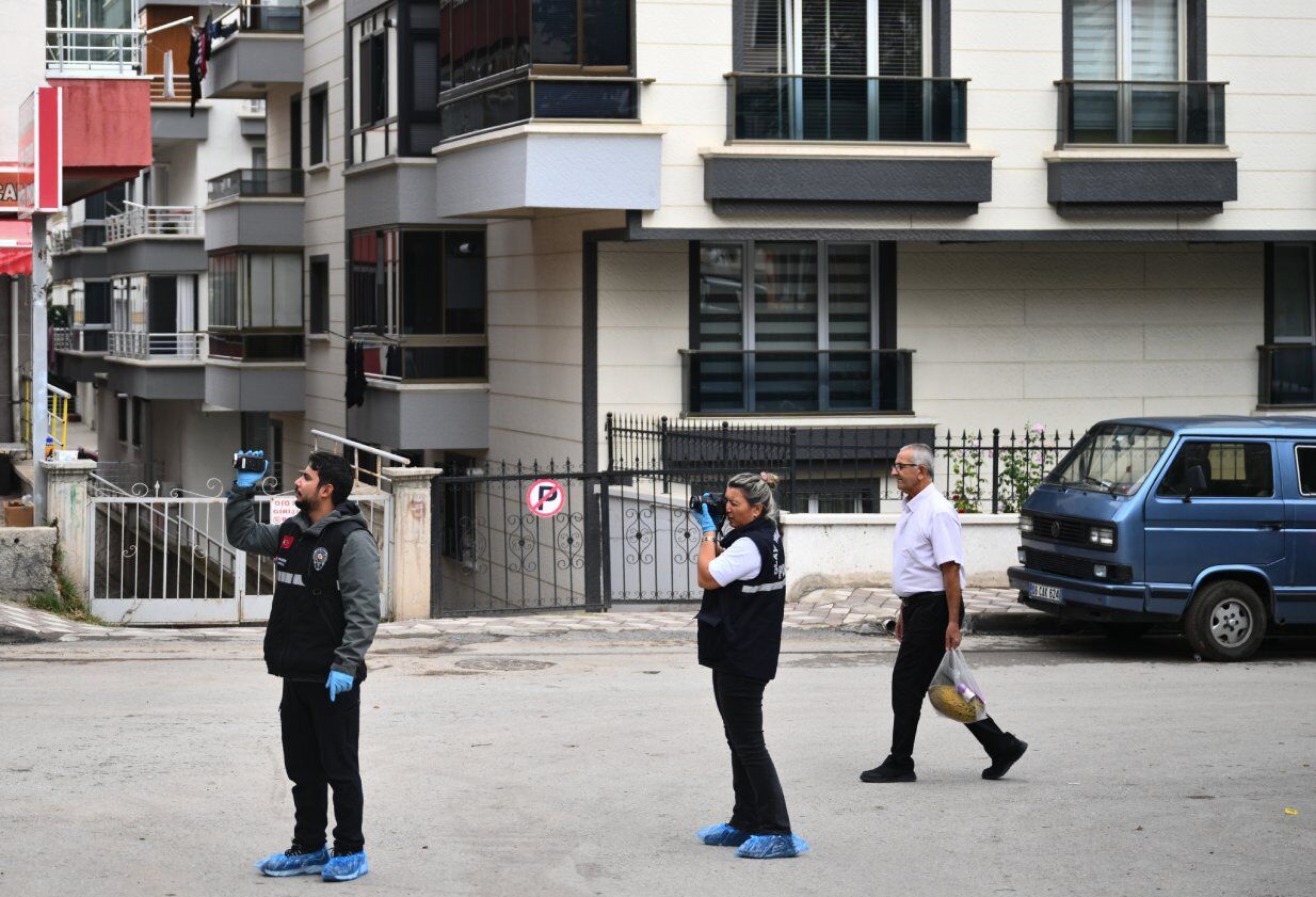 Ankara'da okul bahçesinde boşanma aşamasındaki eşinin bıçakladığı kadın yaralandı