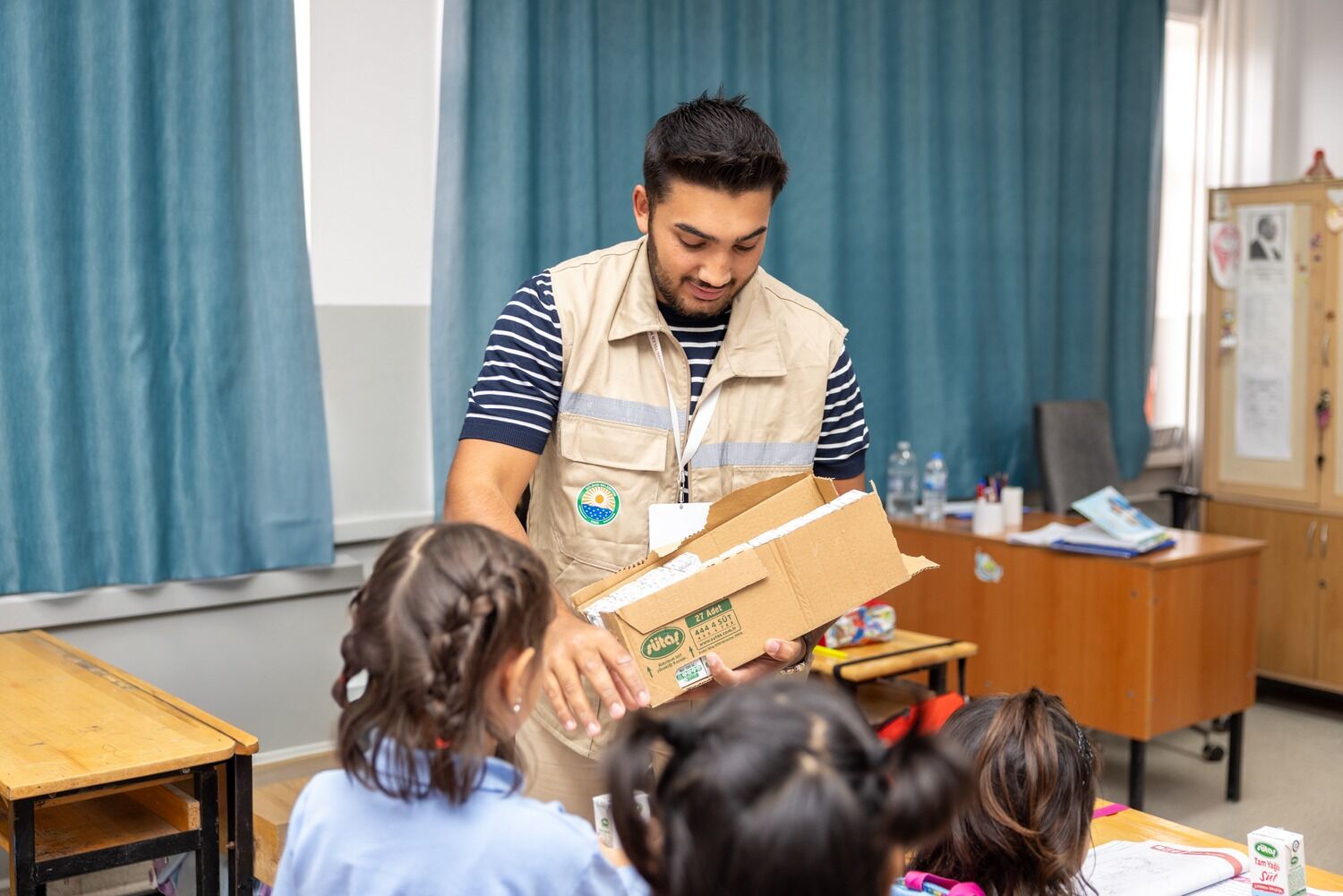 Gölbaşı'nda öğrencilere süt dağıtıldı