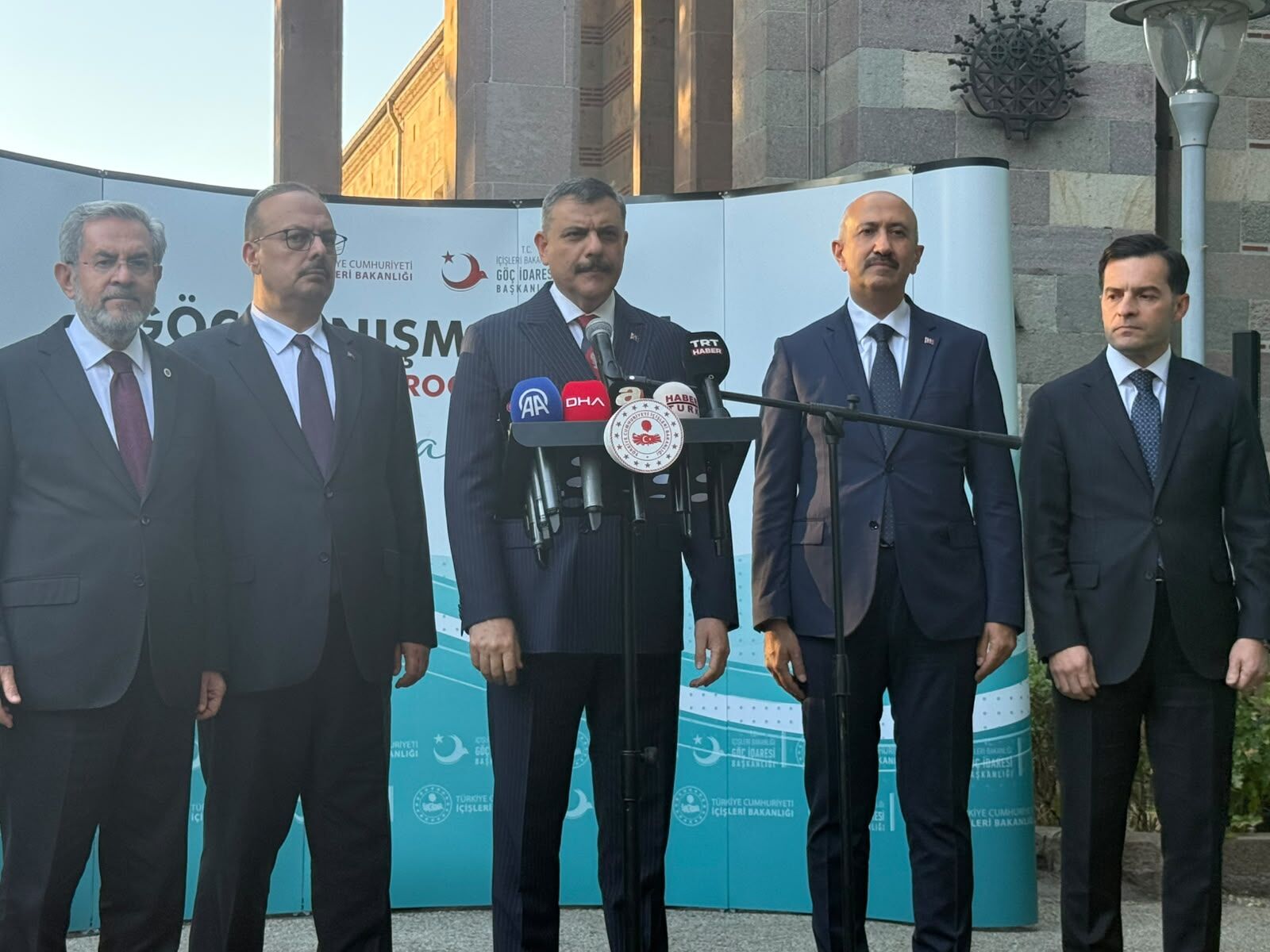 Bakan Çiftçi: Okullarda bahçe görevlilerimize 2 bin 800 el dedektörü dağıttık