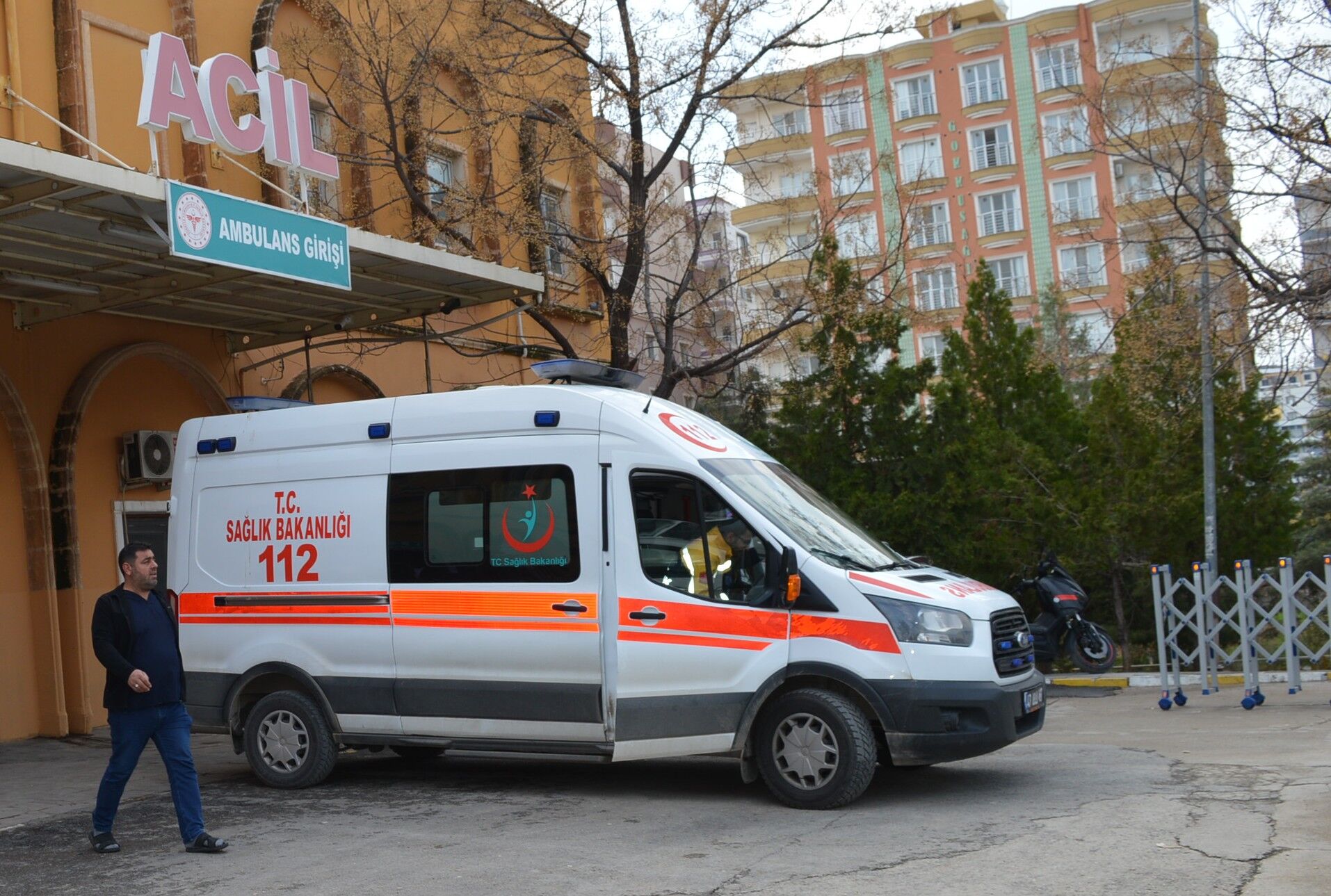 Husumetlileri tarafından tabancayla vuruldu; durumu ağır