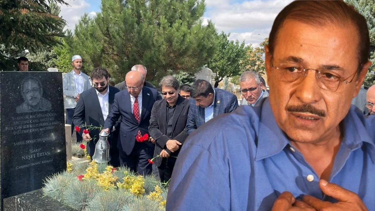 Neşet Ertaş, mezarı başında anıldı