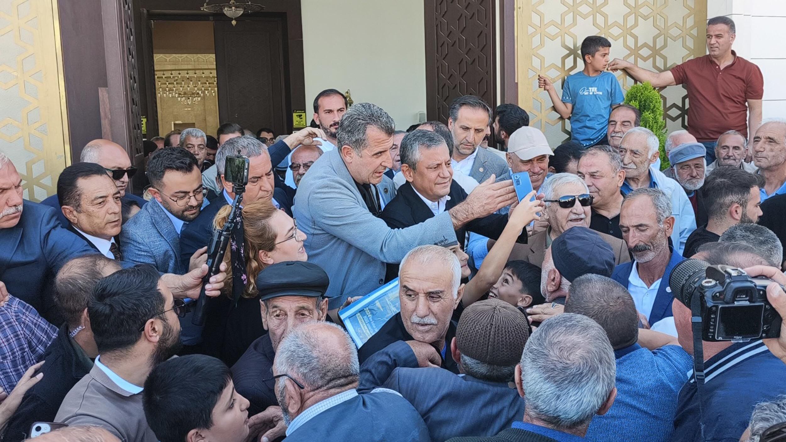 Özel; Bu yürüyüşün rotası iktidara doğrudur