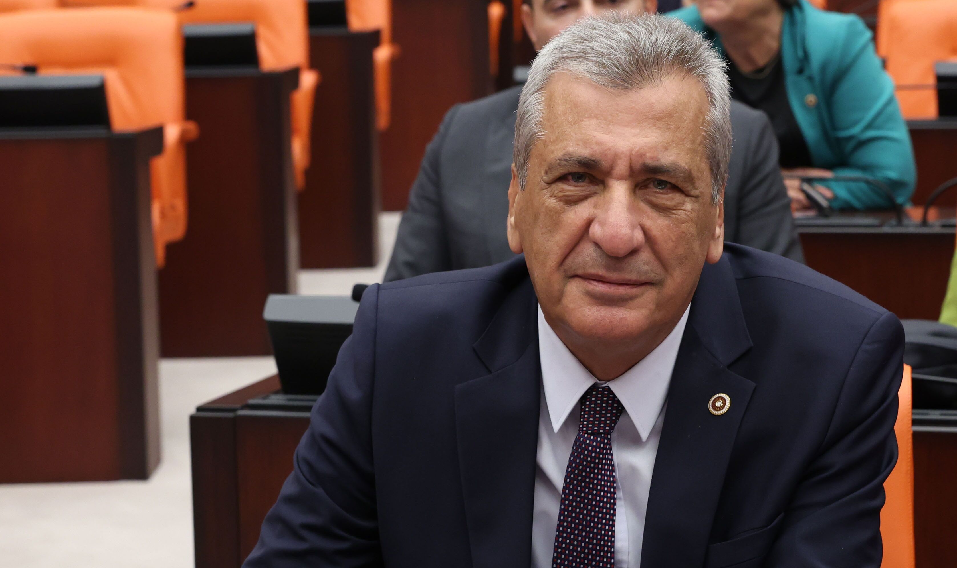 Kaynakları fona değil atama bekleyen öğretmenlere ayırın