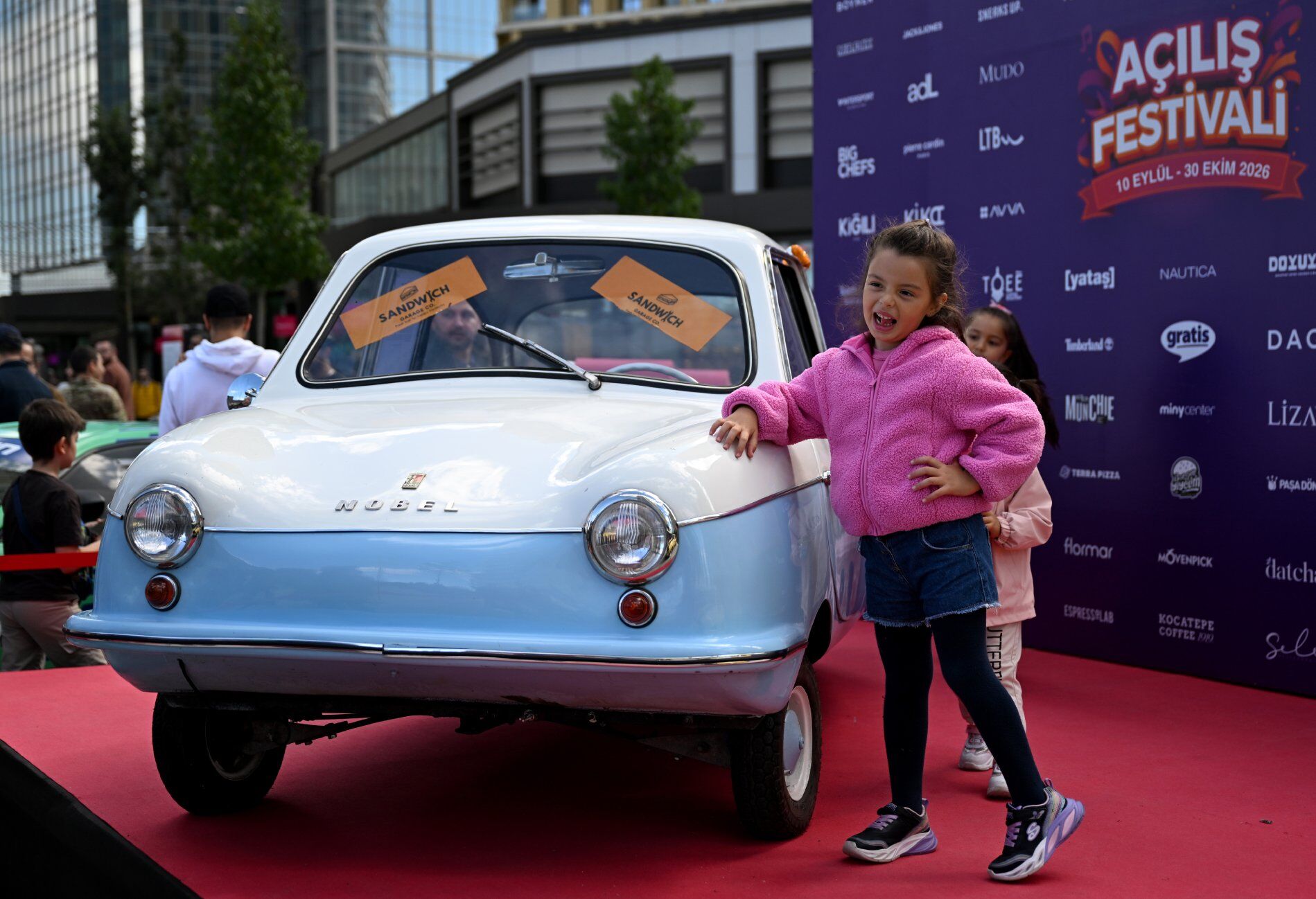 Klasik ve ikonik otomobiller başkentte buluştu