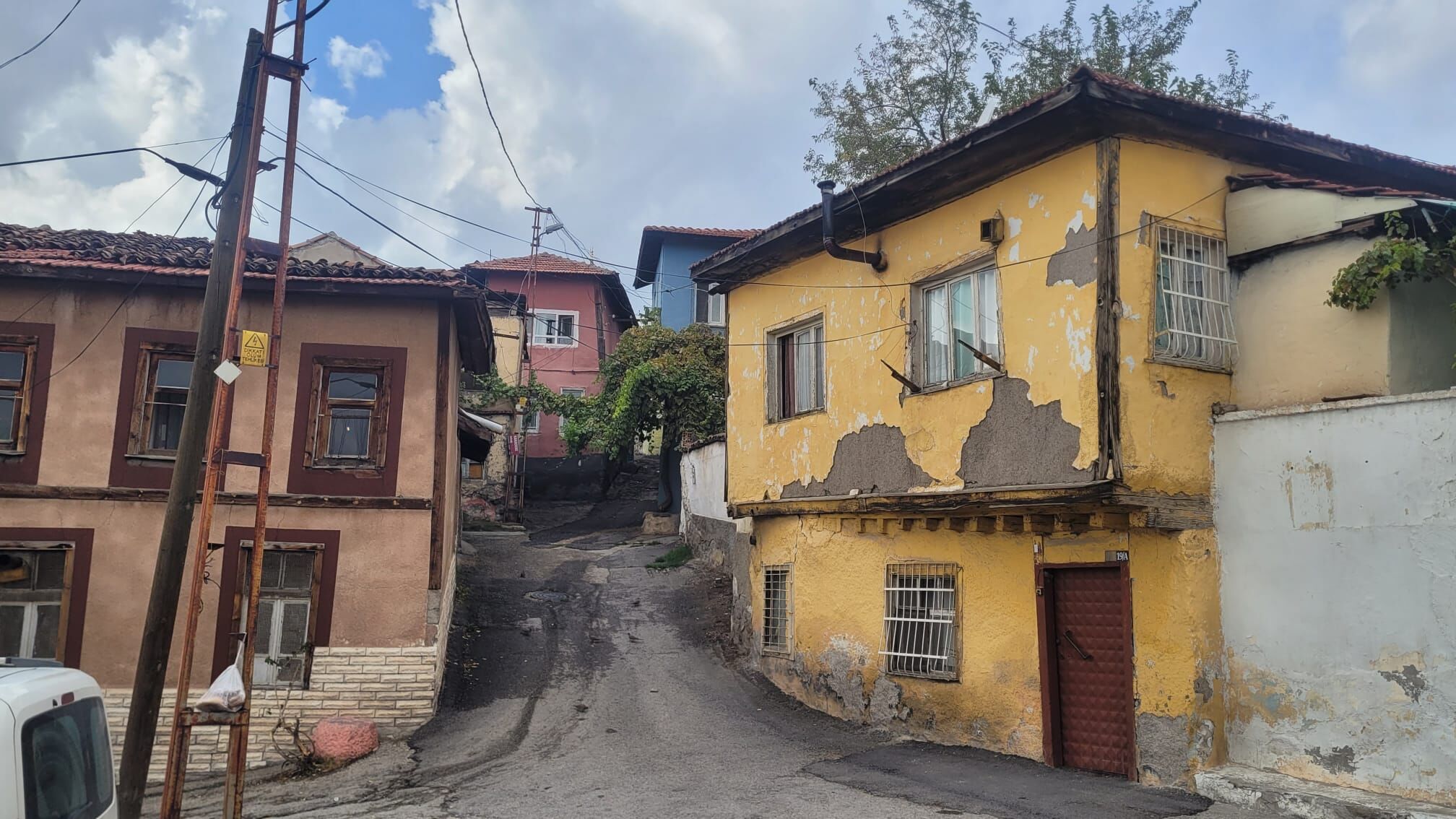 Sokakta Ankara Evleri Renkleri Net