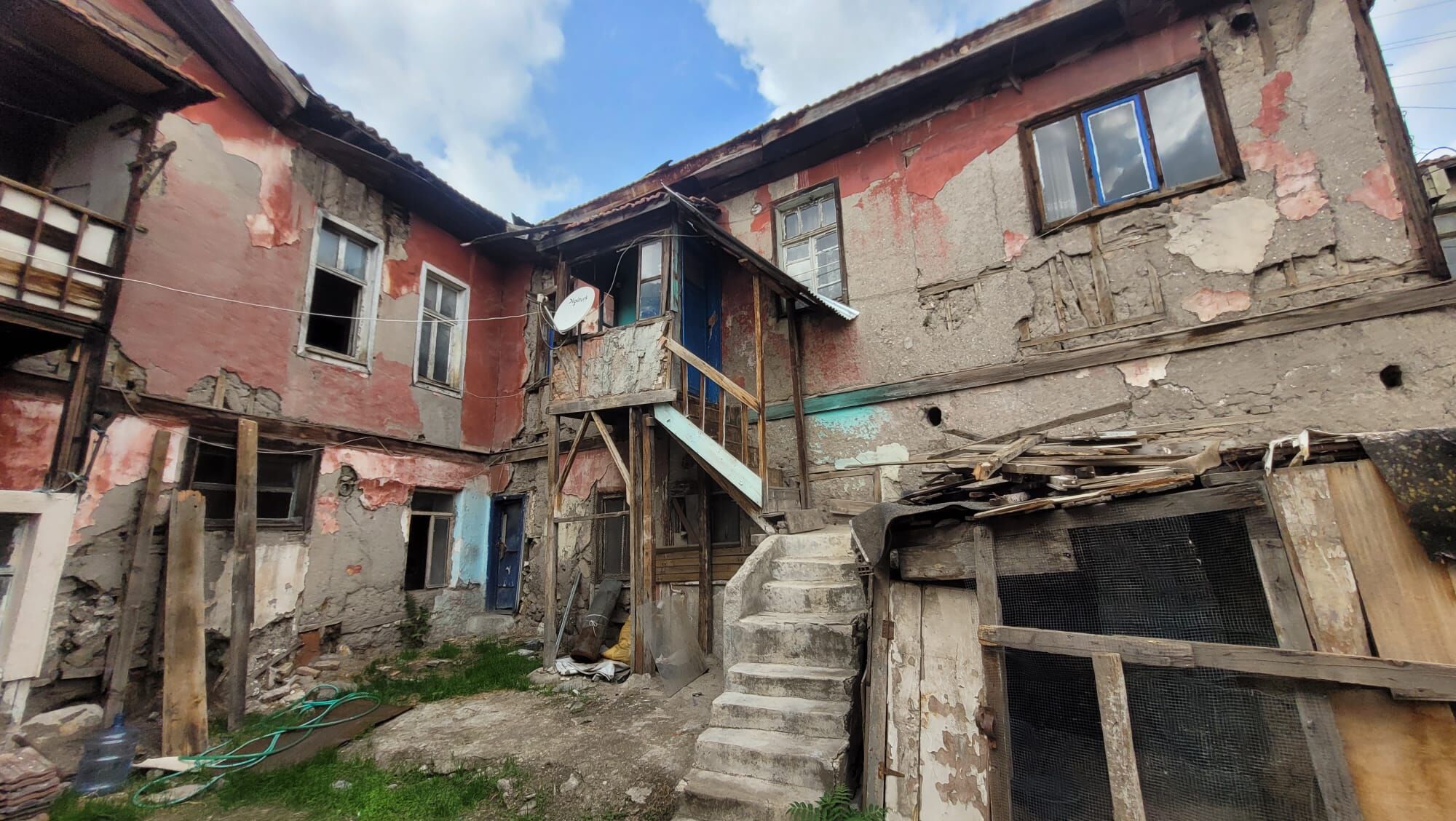 Tarihi Evler Yıkılıyor
