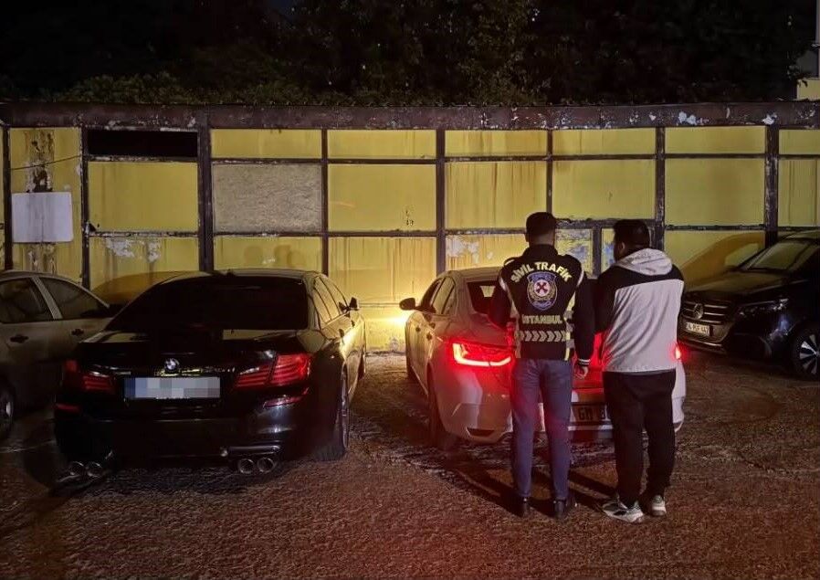 Üsküdar'da trafikte otomobile saldıran şüpheliye 180 bin lira ceza