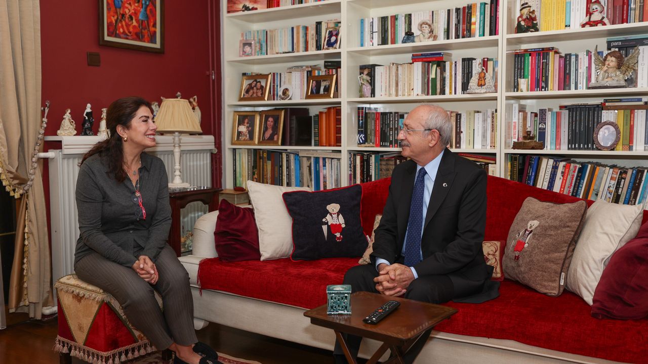 CHP Genel Başkanı Kılıçdaroğlu, Ahmet Taner Kışlalı'nın eşi Nilüfer Kışlalı'yı ziyaret etti