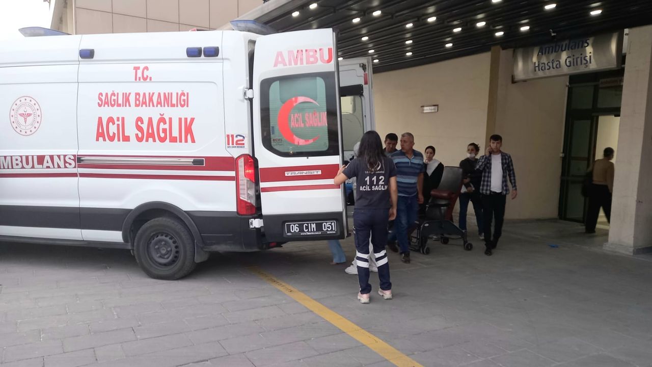 Ankara'da 12 işçi amonyak zehirlenmesi şüphesiyle hastaneye kaldırıldı