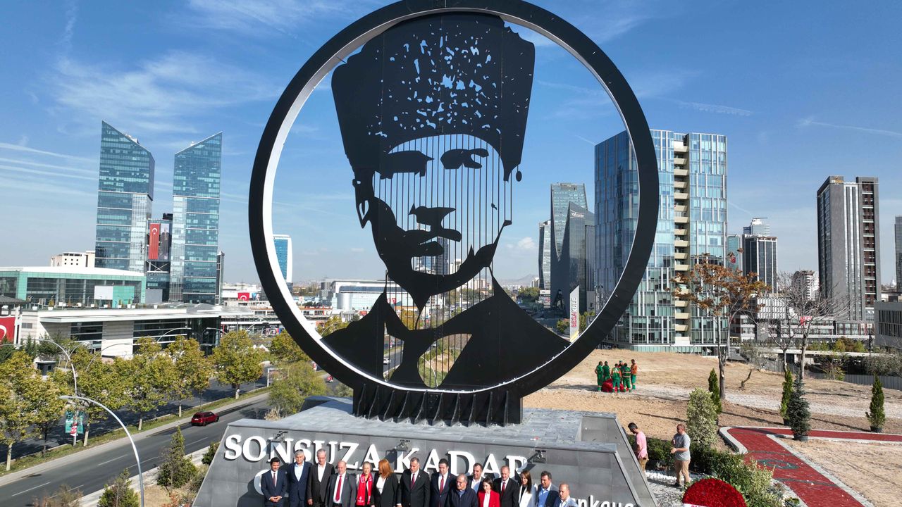 Çankaya Belediyesi'nden, Cumhuriyet'in 100. yılına özel Atatürk Anıtı