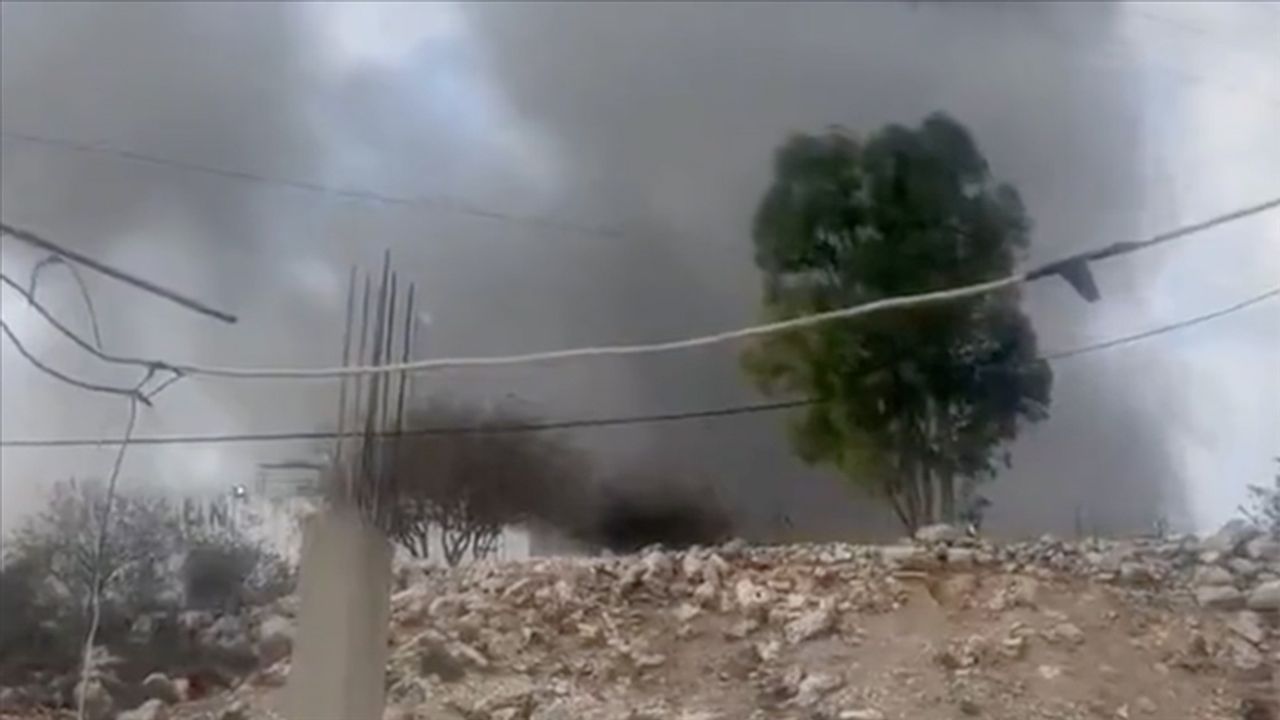 Suriye basını: İsrail ordusu Şam ve Halep havalimanlarını vurdu