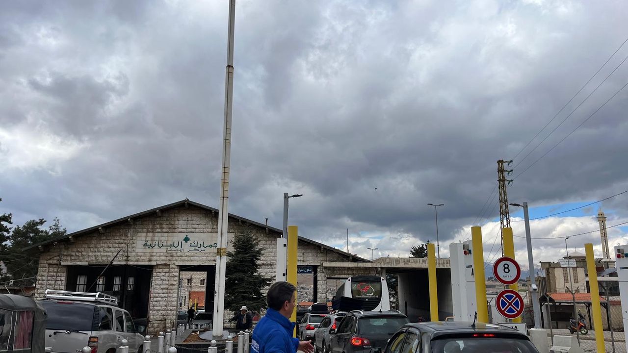 Suriye’de muhalifler İdlib’i ele geçirdi