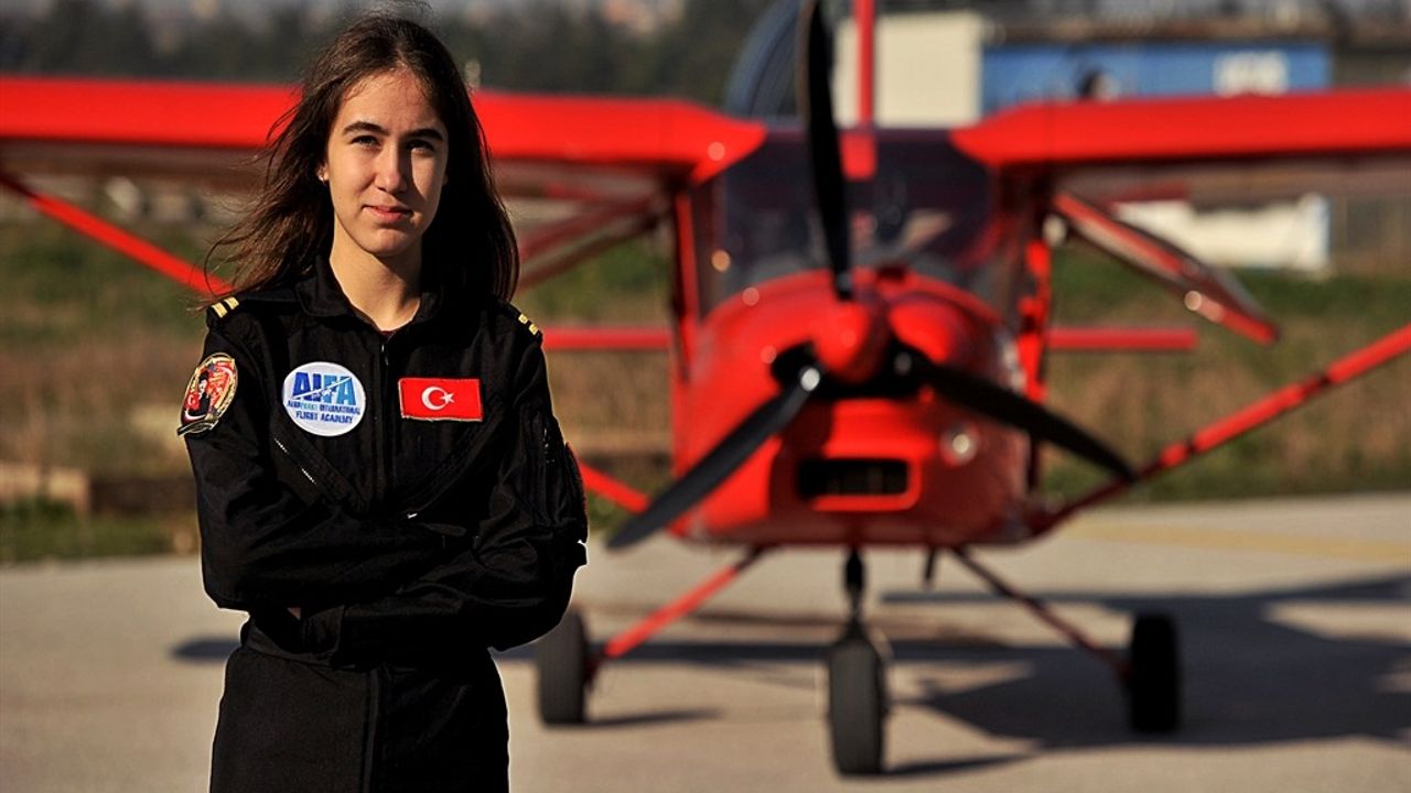 Türkiye'nin en genç kadın pilot adayı Defne, TIME'ın 'Yılın Kızları' listesinde - Başkent - Ankara'nın Gazetesi