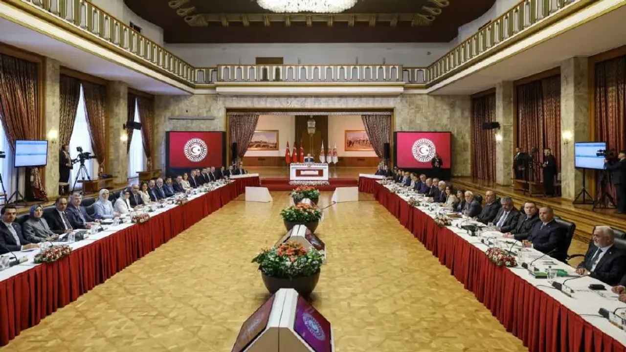 Terörsüz Türkiye komisyonu Hakan Fidan ve Yılmaz Tunç'u dinleyecek