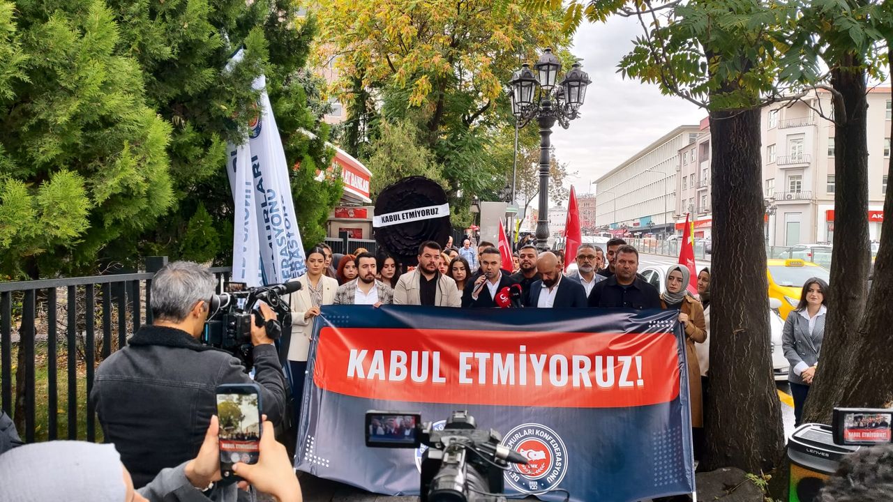 Sağlık Bakanlığı'ndaki 850 bin personelin değeri görülmüyor
