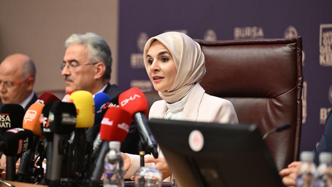 Bakanı Göktaş: Aileyi korumak savunma sanayi kadar stratejik