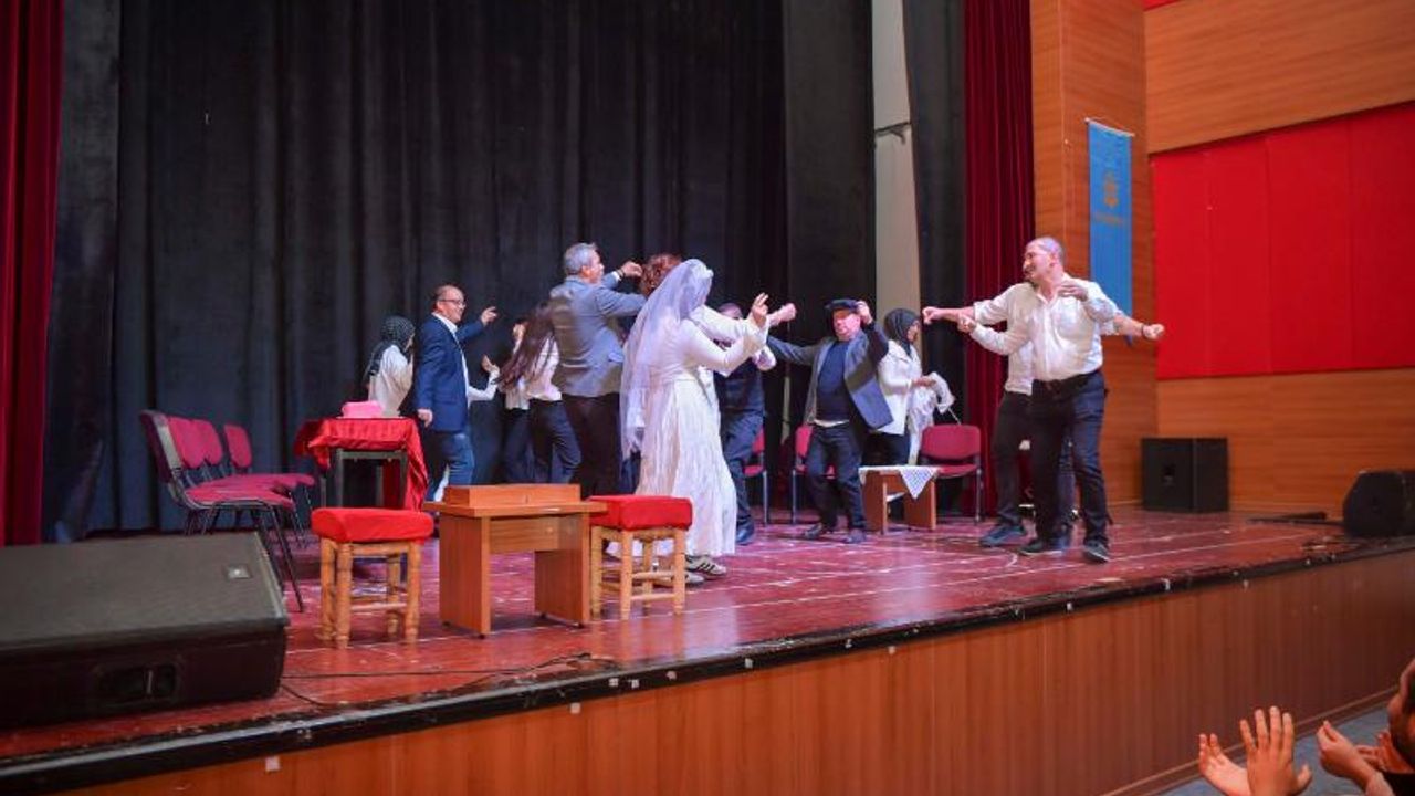 ABB’nin “Mahallede Tiyatro Var!” projesi Beypazarı seyircisiyle buluştu