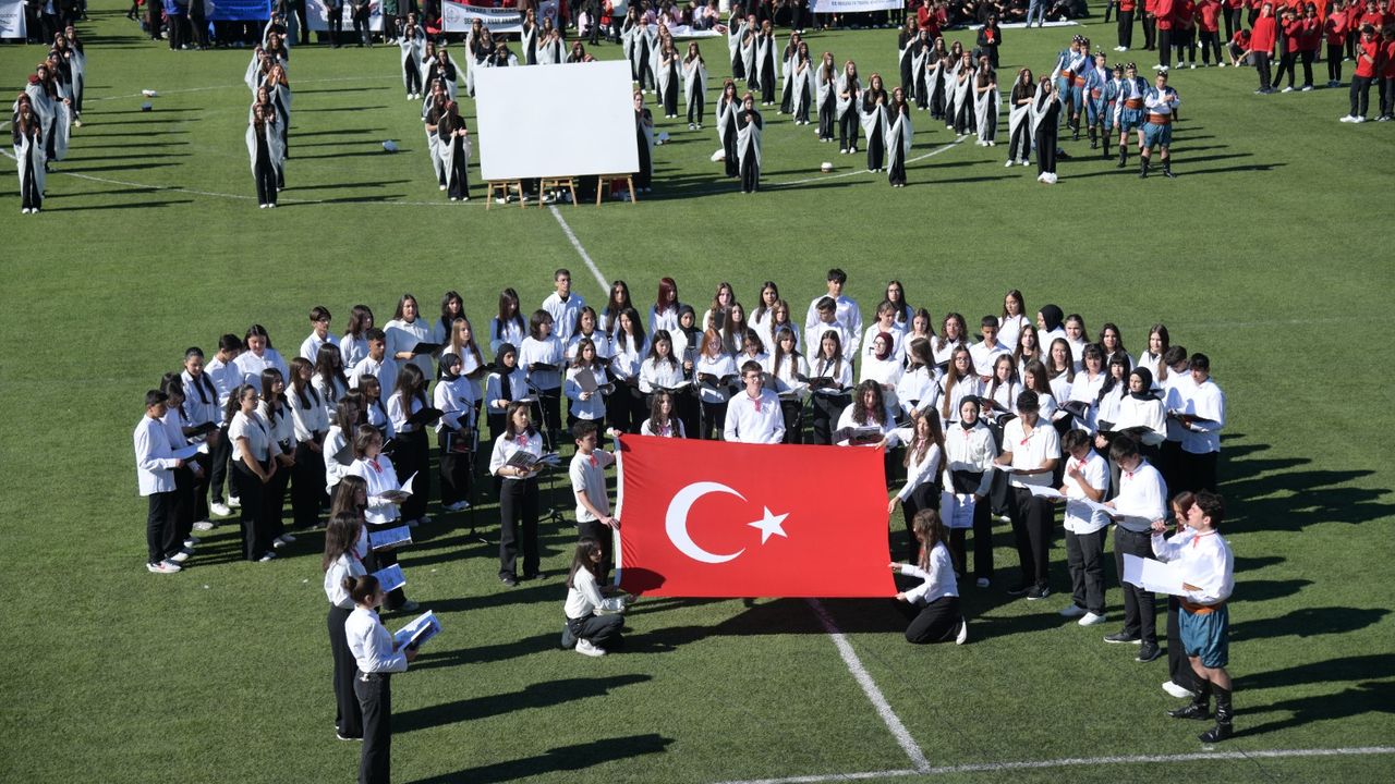 Kahramankazan’da Cumhuriyetin 102. yıl dönümü coşkusu