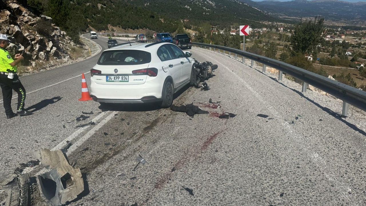 Motosiklet sürücüsünün öldüğü kaza, kask kamerasında