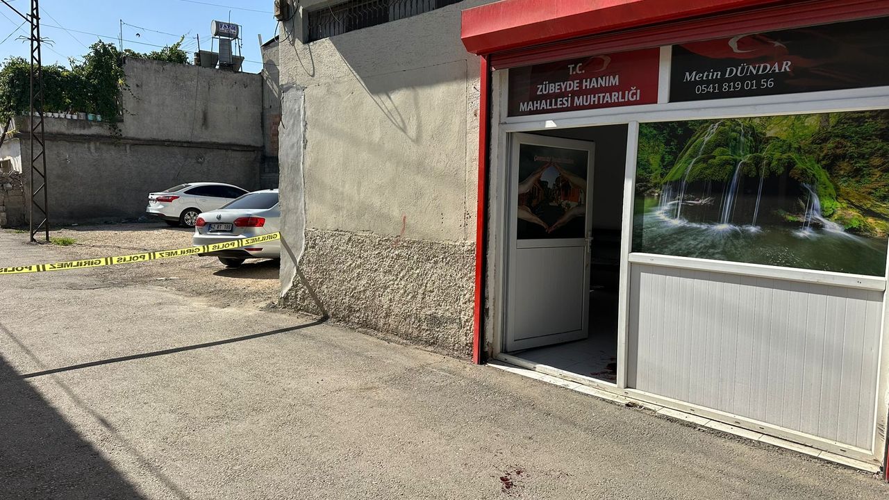 Muhtar, makamında tabancayla bacaklarından vuruldu