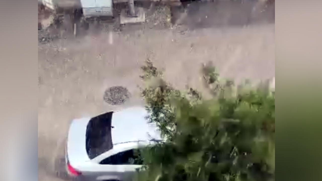 Ankara'da 2 ilçede dolu yağdı