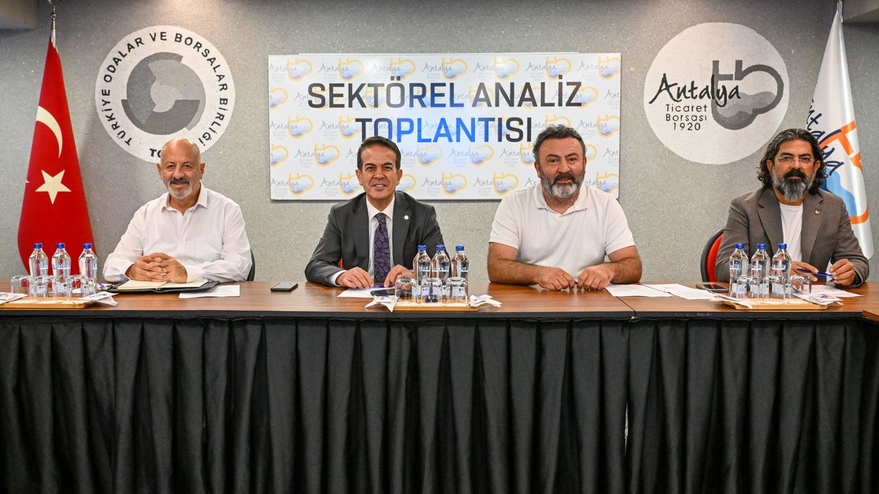Çiçekte maliyetler yükseldi, fiyat düştü pazar daraldı