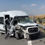Ankara’da minibüs TIR'a çarptı: 7 yaralı