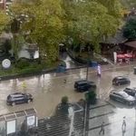 Rize'de sağanak cadde ve sokakları göle çevirdi