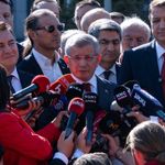Ahmet Davutoğlu, 'Cumhurbaşkanına hakaret' suçlamasıyla ifade verdi