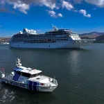 Deniz polisi kruvaziyerle gelen turistlerin huzuru için görev başında