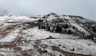 Bolu'da, Kartalkaya'nın zirvesi karla kaplandı