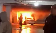 Otomobil otoparkta alev aldı